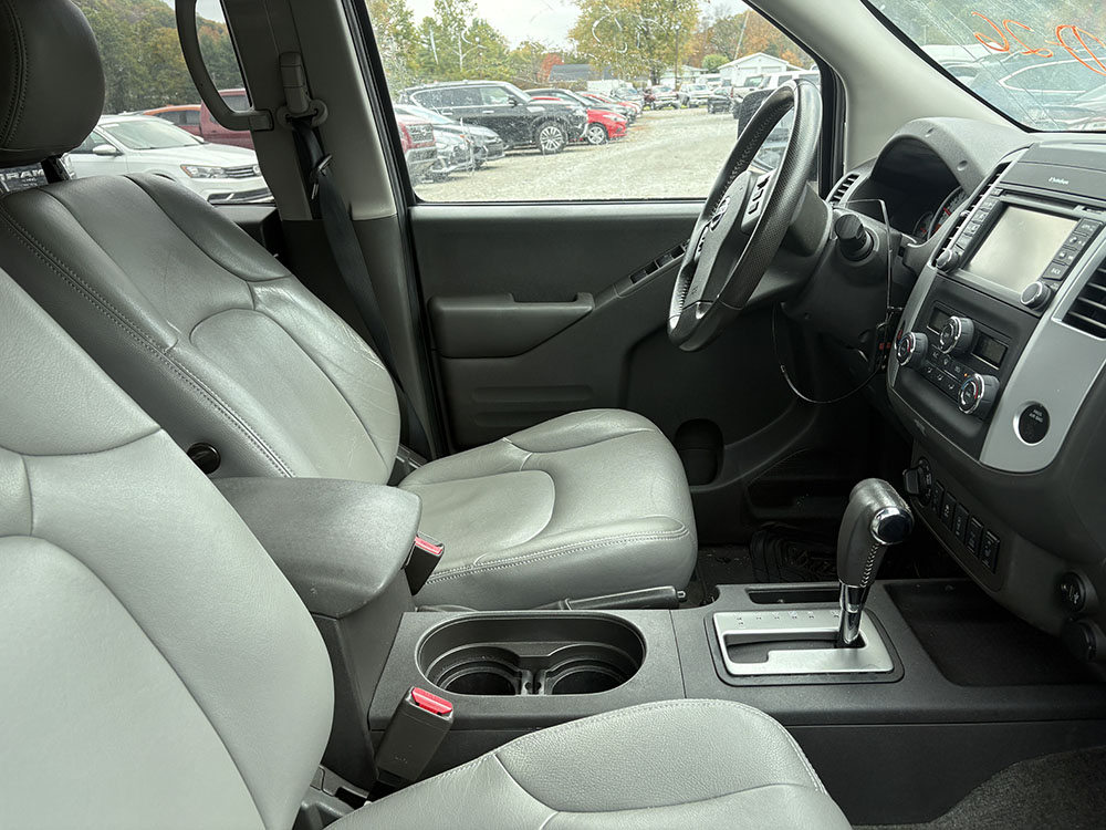 
								NISSAN FRONTIER PRO-4X CREW CAB full									