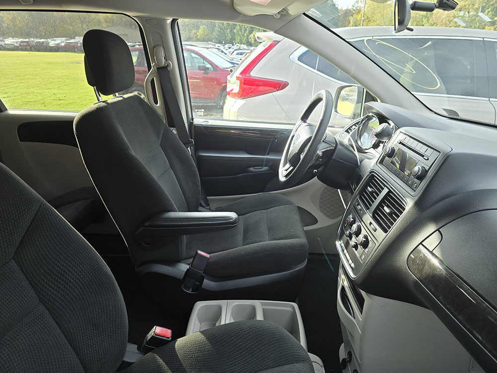 
								DODGE GRAND CARAVAN SE full									
