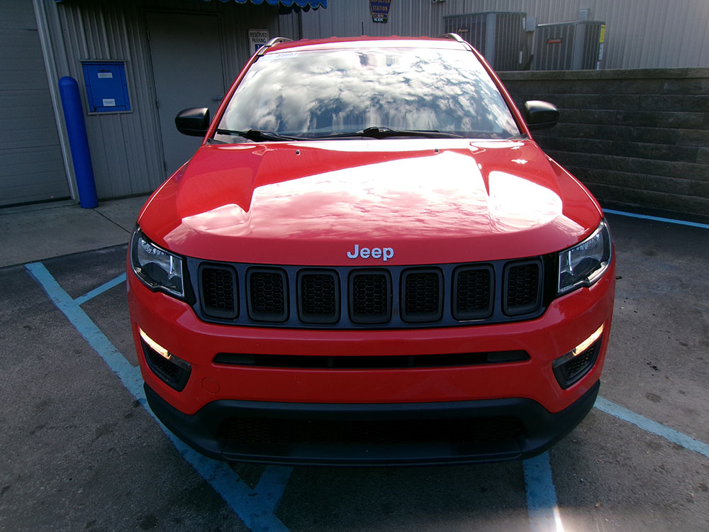 
								JEEP COMPASS SPORT full									