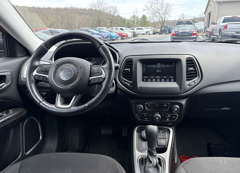 
								JEEP COMPASS SPORT full									