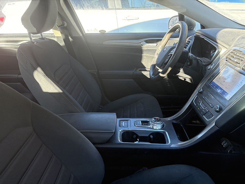 
								FORD FUSION SE HYBRID full									