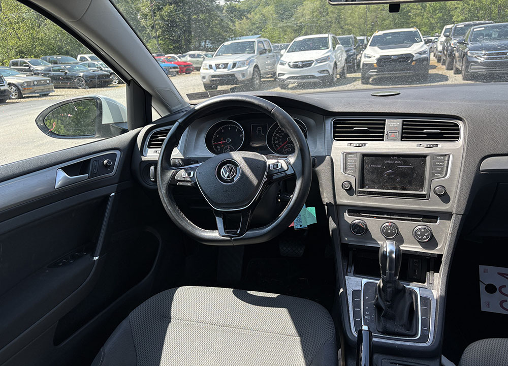 
								VOLKSWAGEN GOLF full									