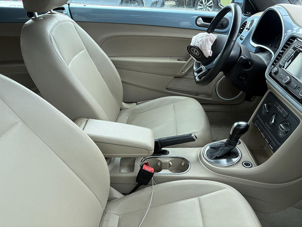 
								VOLKSWAGEN BEETLE full									