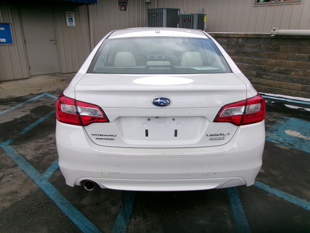 
								SUBARU LEGACY PREMIUM full									