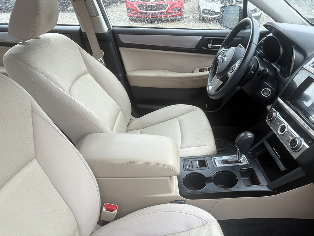 
								SUBARU LEGACY PREMIUM full									