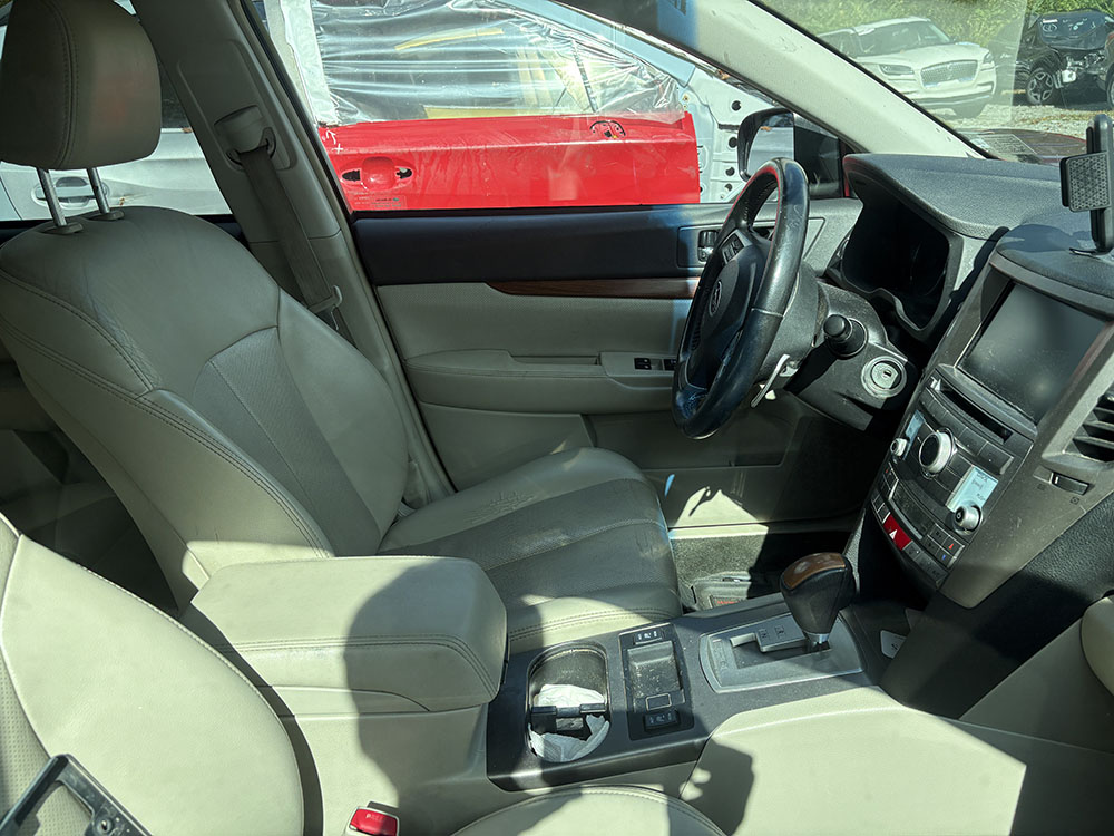 
								SUBARU OUTBACK LIMITED full									
