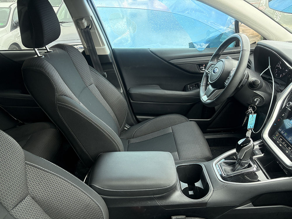 
								SUBARU OUTBACK PREMIUM full									