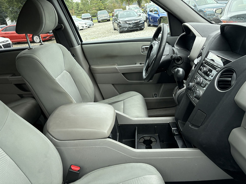 
								HONDA PILOT LX full									