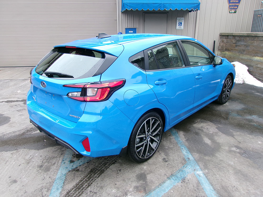 
								SUBARU IMPREZA SPORT full									