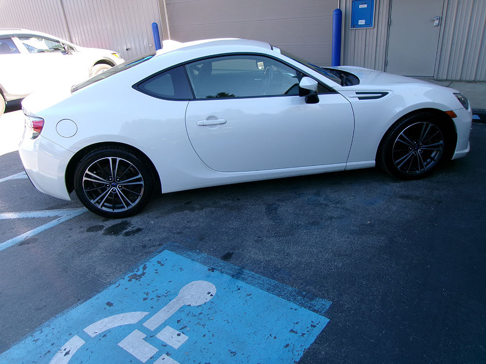 
								SUBARU BRZ PREMIUM full									