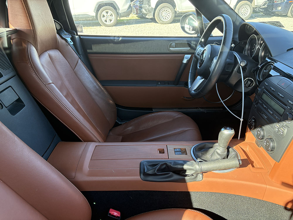 
								MAZDA MX-5 MIATA full									