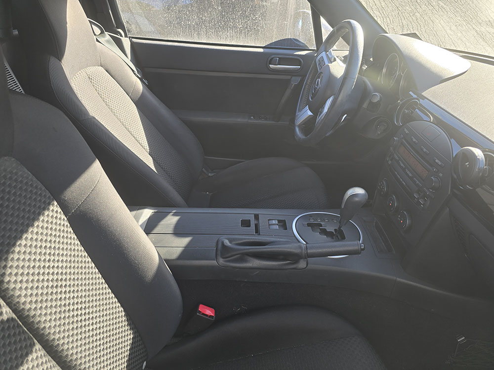 
								MAZDA MX-5 MIATA full									