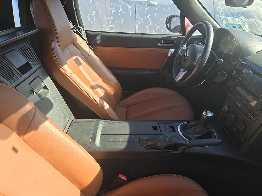 
								MAZDA MX-5 MIATA GRAND TOURING full									