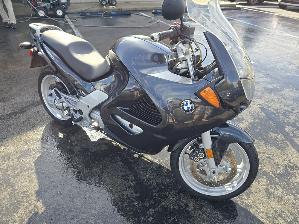 
								BMW K1200RS full									