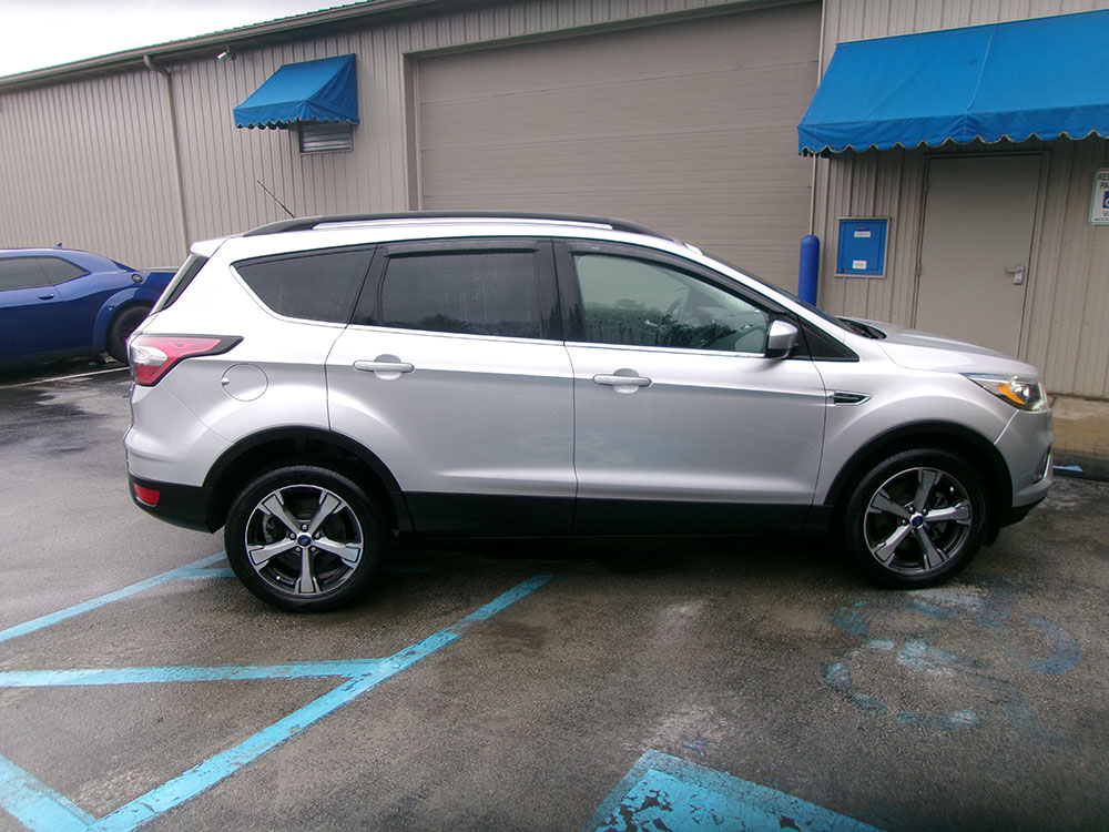 
								FORD ESCAPE SE full									
