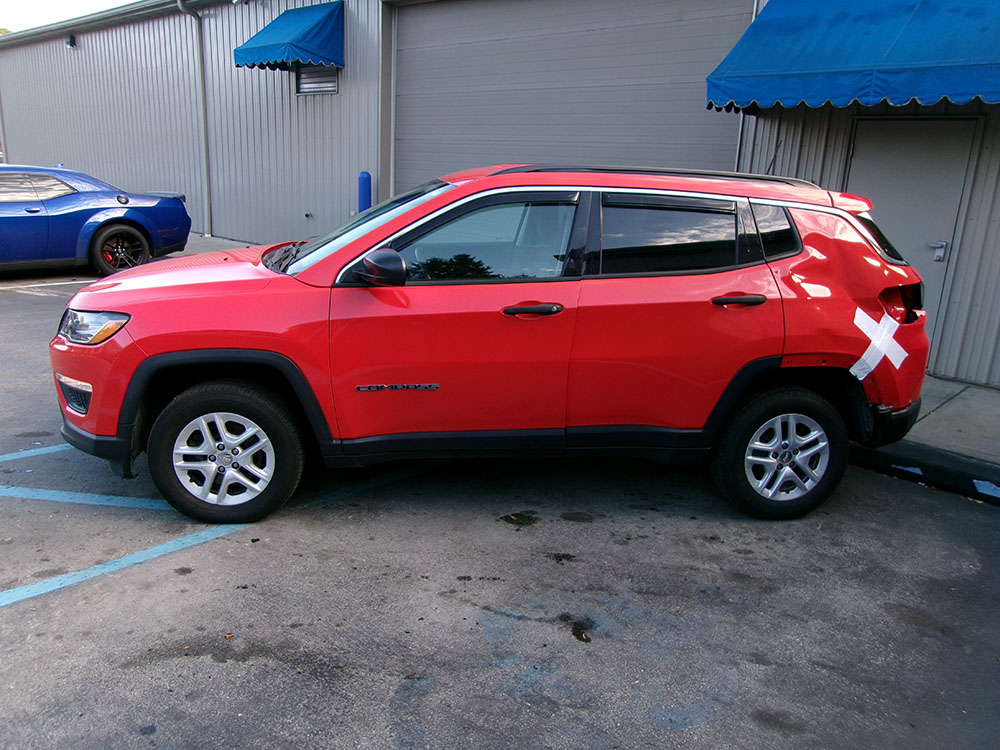 
								JEEP COMPASS SPORT full									