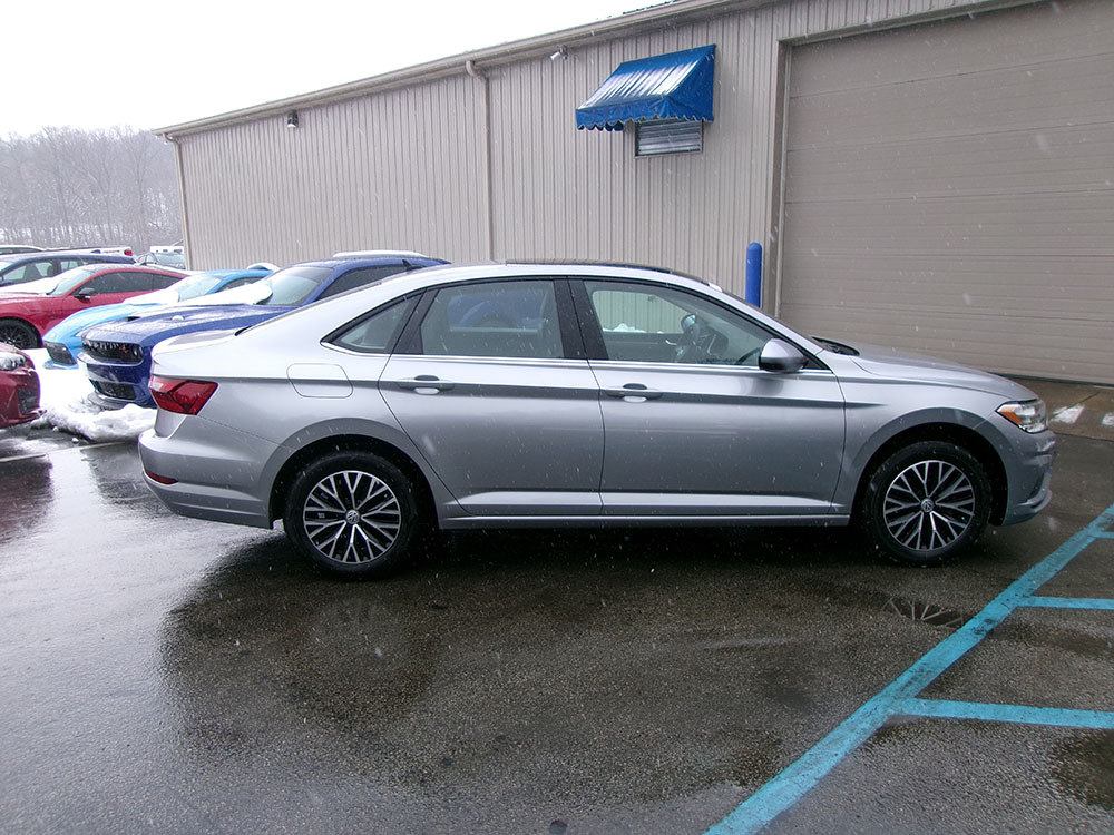 
								VOLKSWAGEN JETTA SE full									