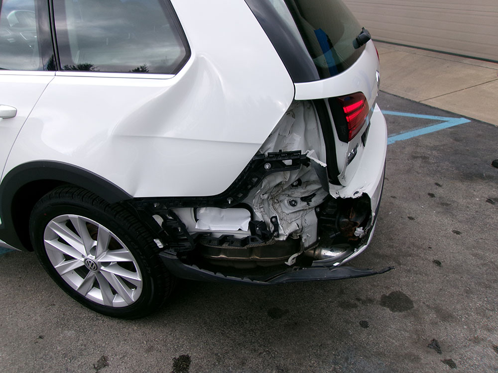 
								VOLKSWAGEN GOLF ALLTRACK full									