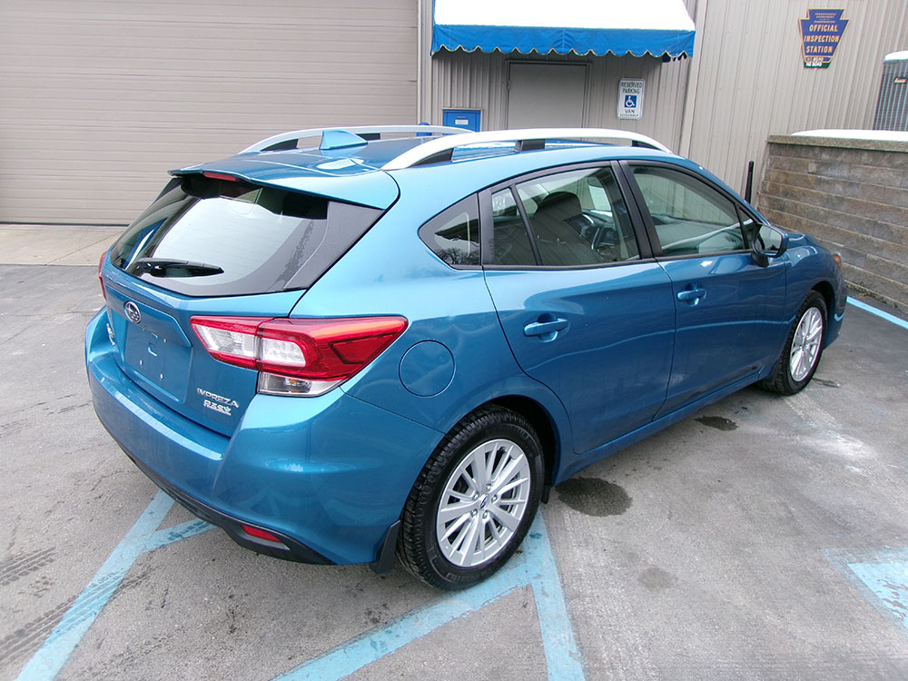 
								SUBARU IMPREZA PREMIUM full									