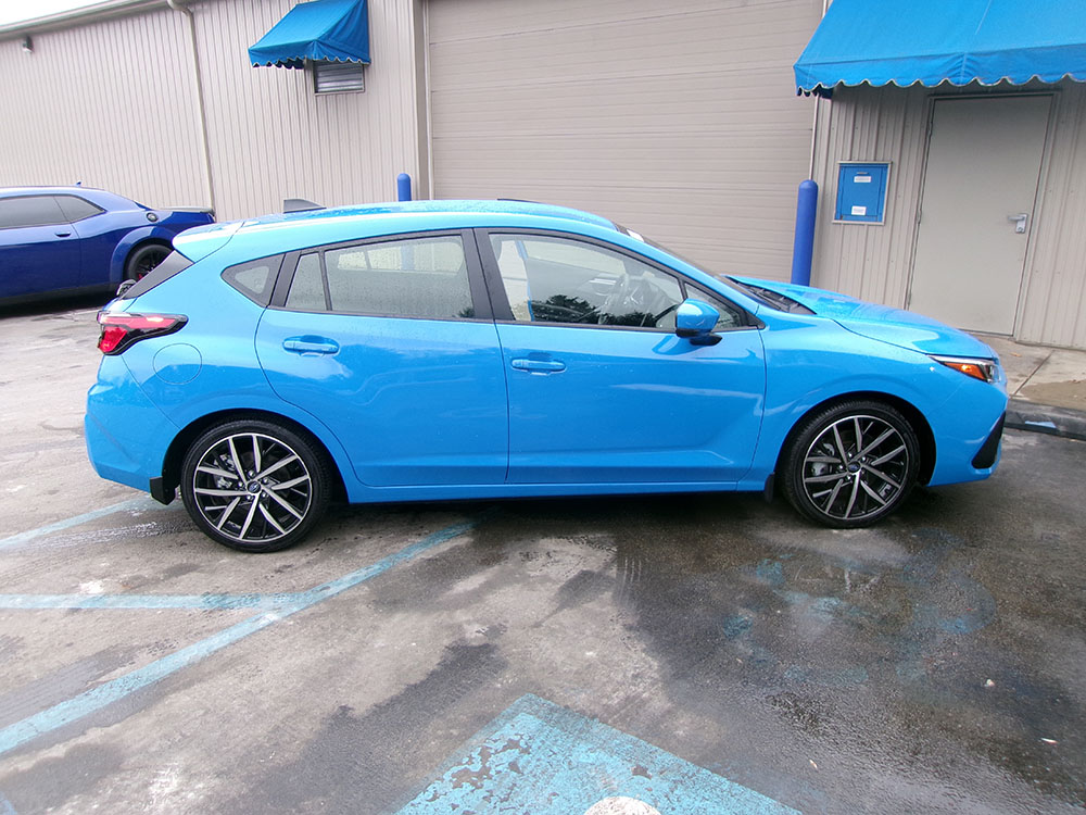 
								SUBARU IMPREZA SPORT full									