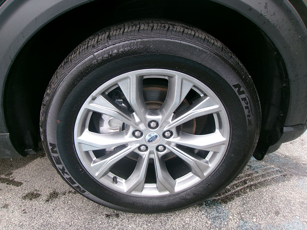 
								FORD EXPLORER LIMITED full									