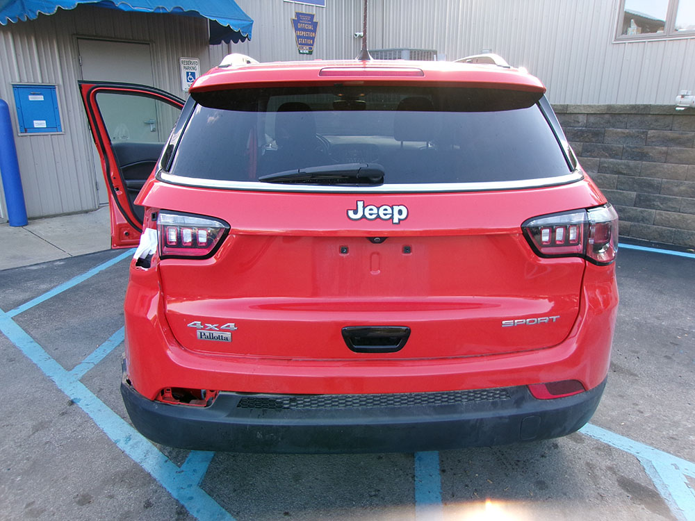 
								JEEP COMPASS SPORT full									