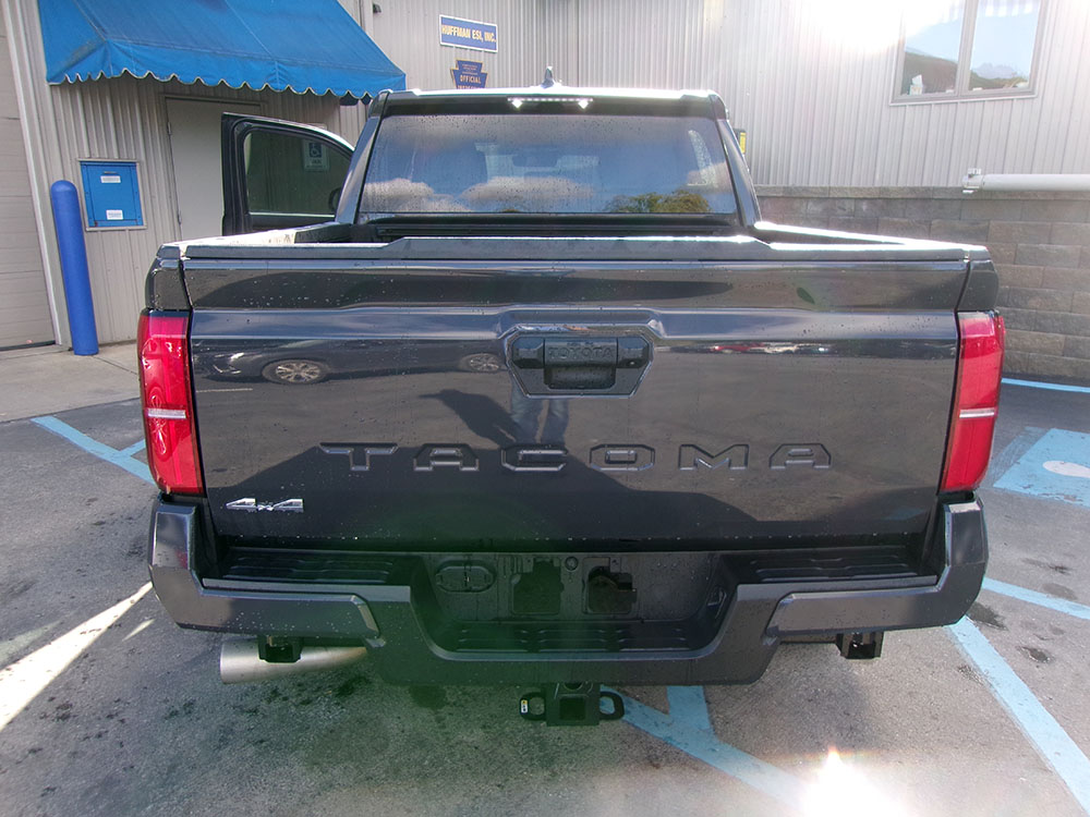 
								TOYOTA TACOMA CREW CAB full									