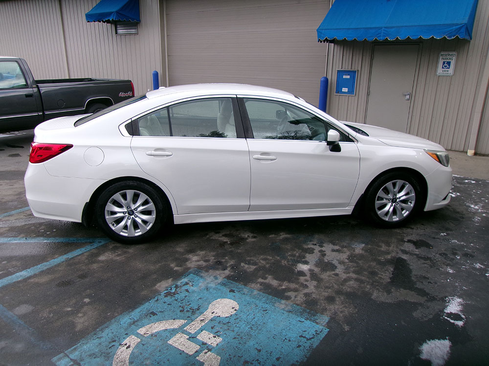 
								SUBARU LEGACY PREMIUM full									