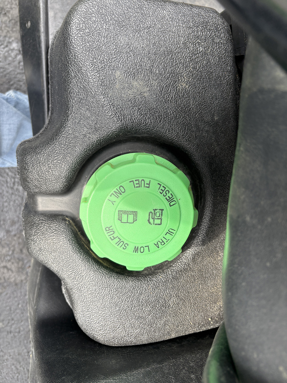 
								JOHN DEERE GATOR XUV855M S4 full									