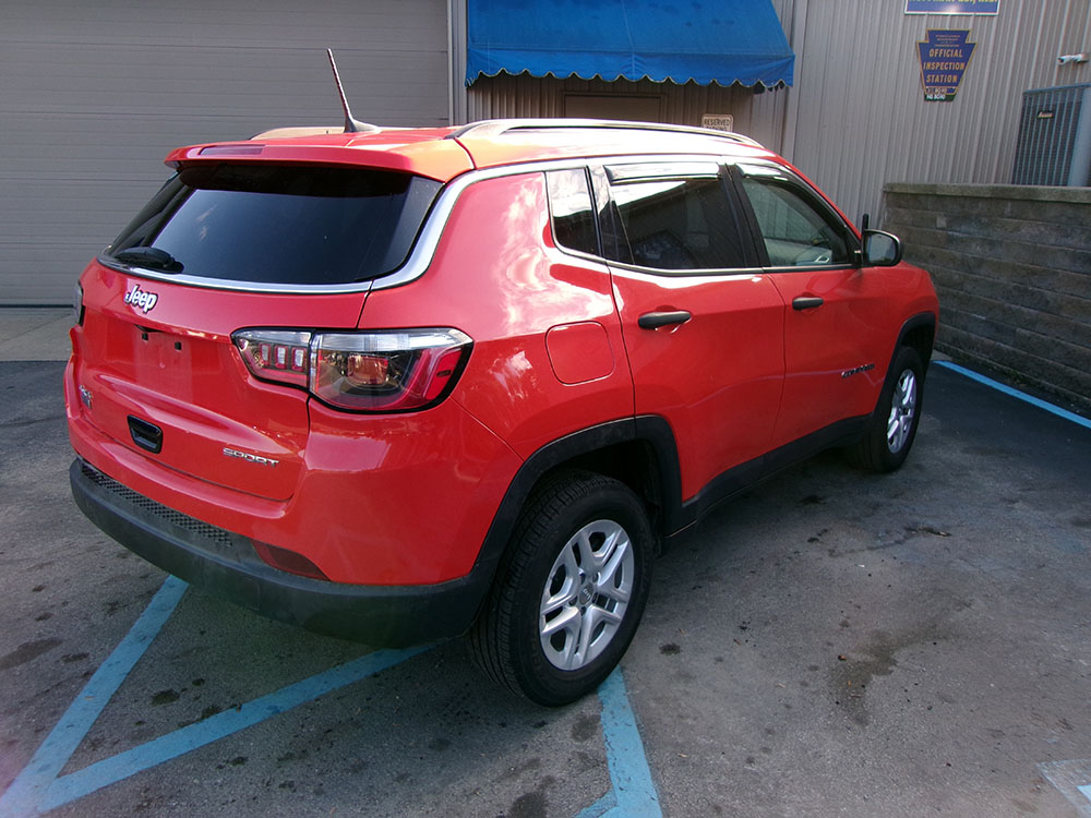 
								JEEP COMPASS SPORT full									