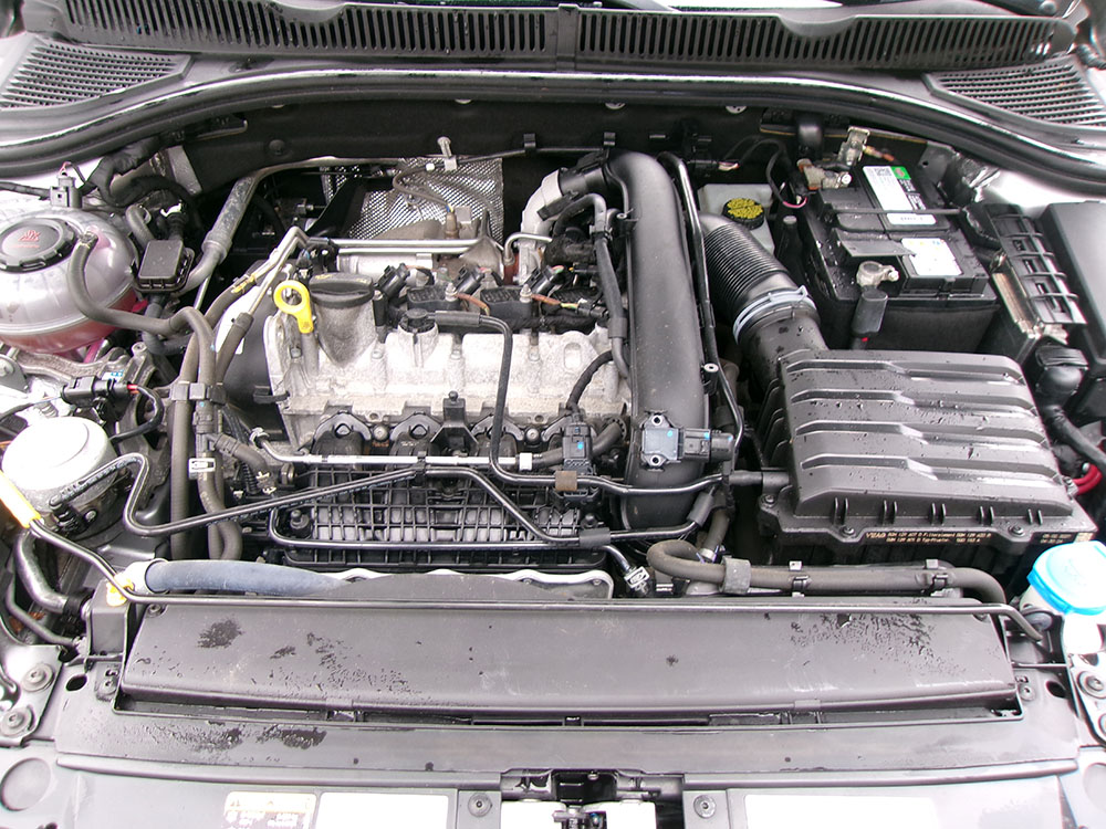 
								VOLKSWAGEN JETTA SE full									