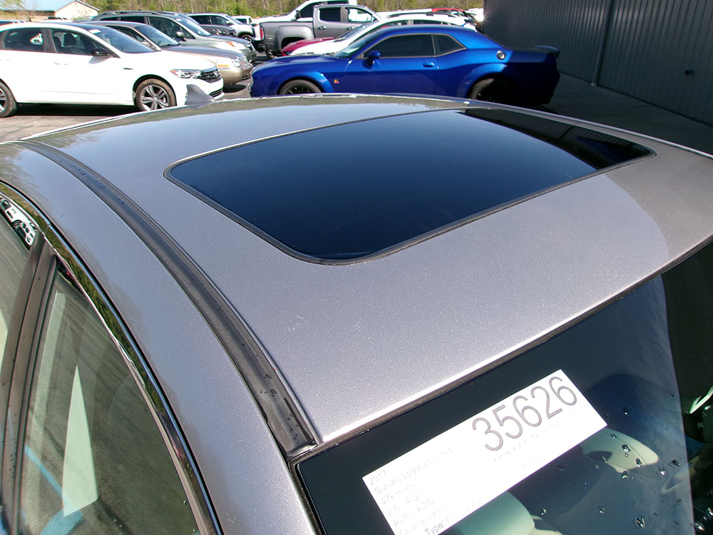 
								SUBARU LEGACY LIMITED full									
