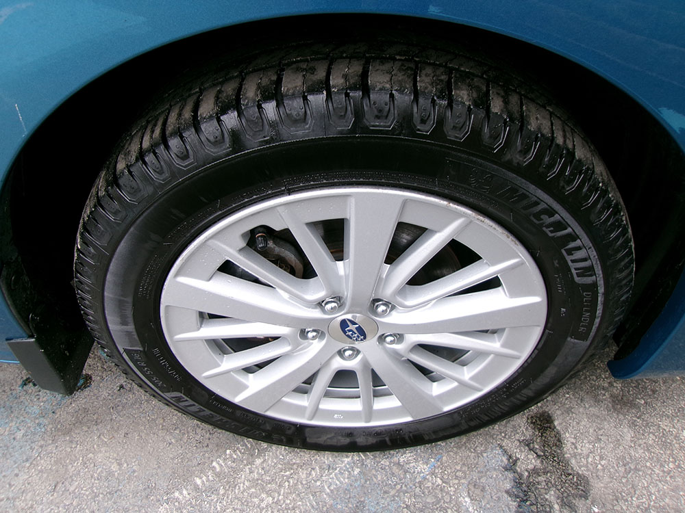 
								SUBARU IMPREZA PREMIUM full									