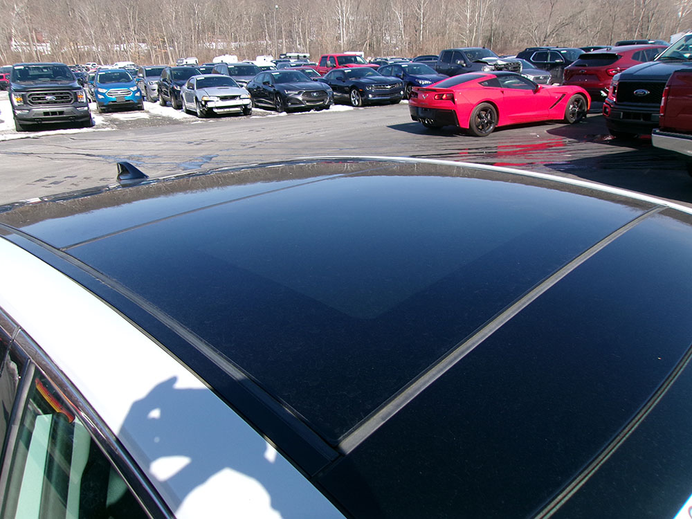 
								TOYOTA CAMRY XSE full									