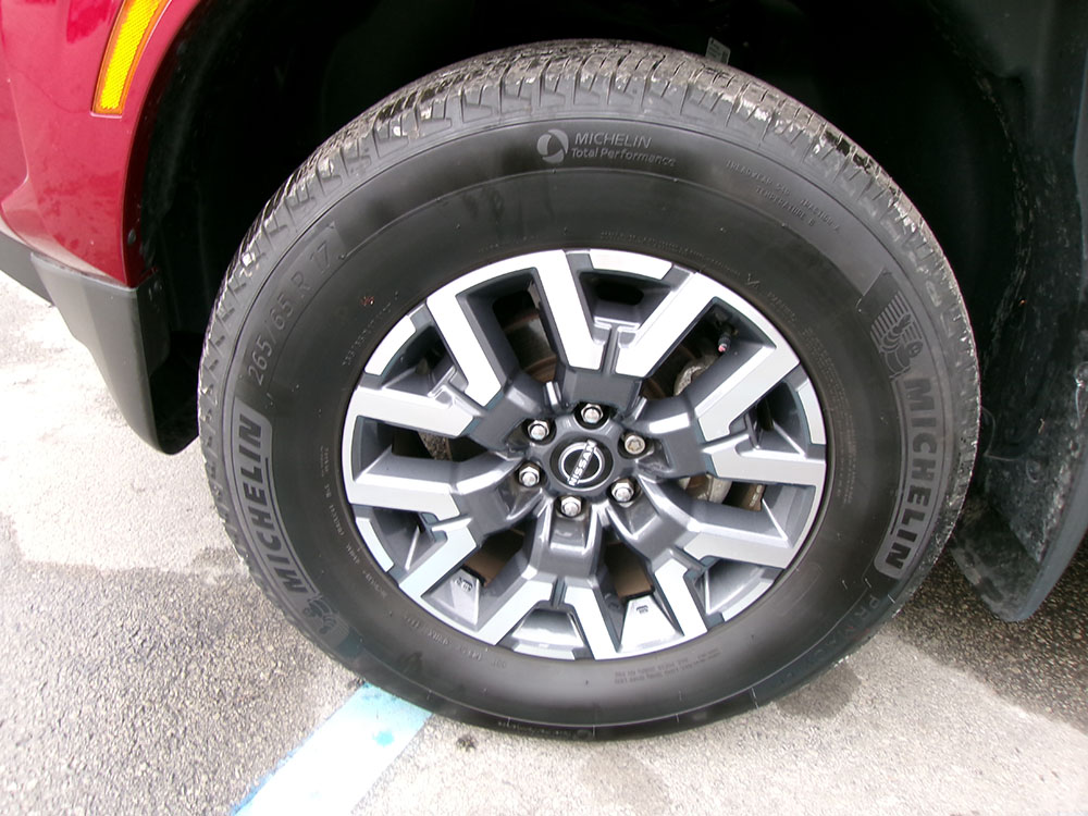 
								NISSAN FRONTIER SV LONG BED CREW CAB full									