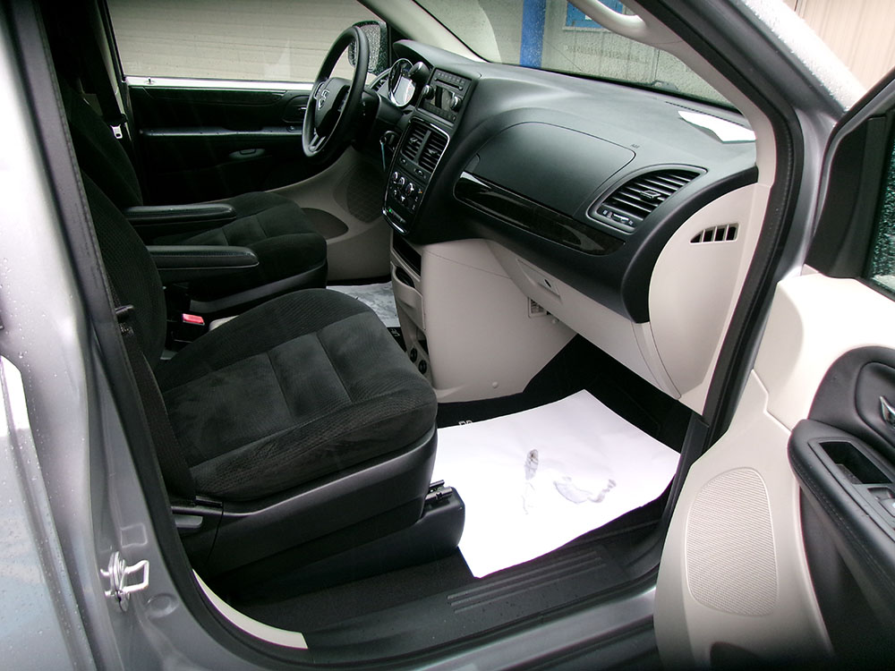 
								DODGE GRAND CARAVAN SE full									