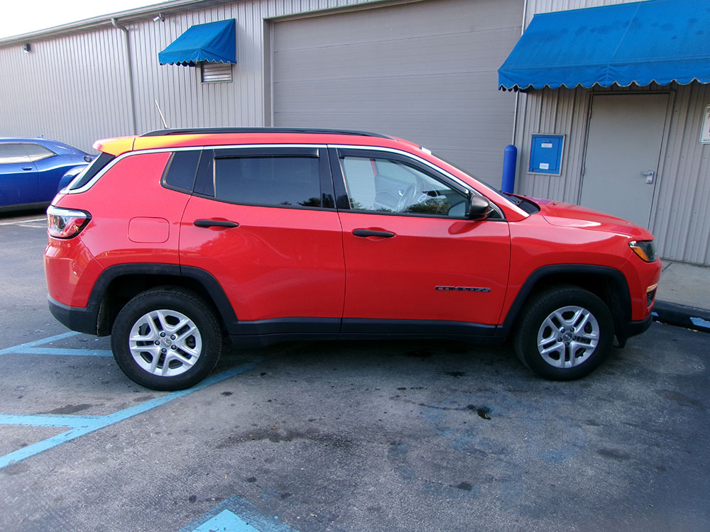 
								JEEP COMPASS SPORT full									