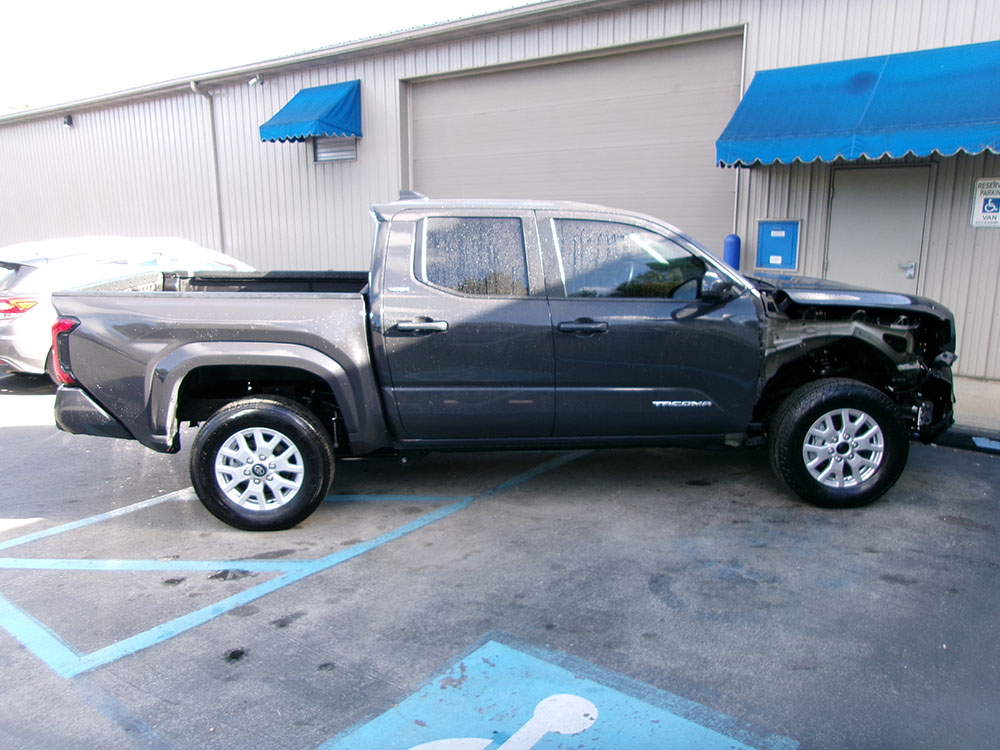
								TOYOTA TACOMA CREW CAB full									