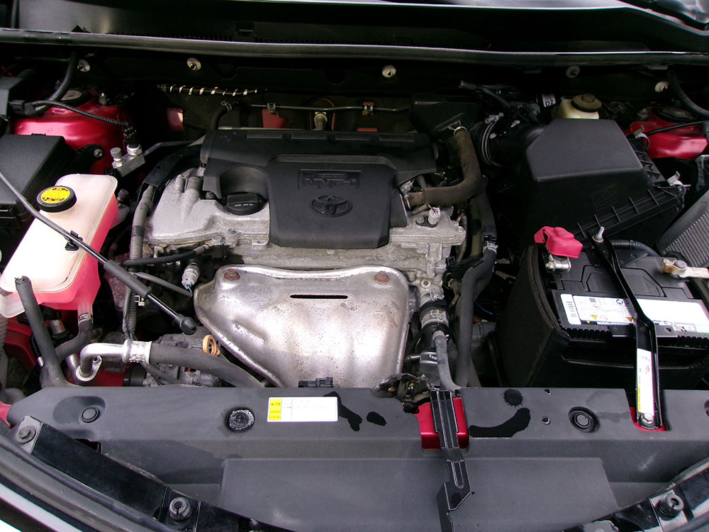 
								TOYOTA RAV4 XLE full									