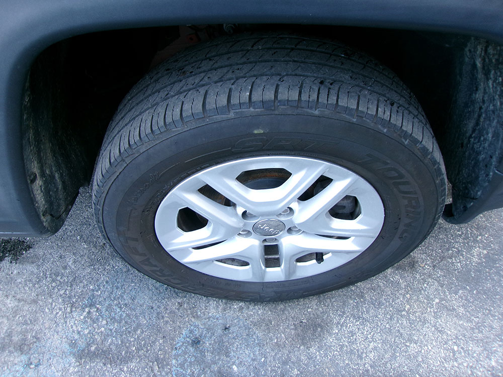 
								JEEP COMPASS SPORT full									