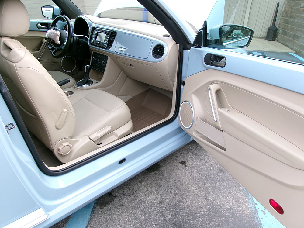 
								VOLKSWAGEN BEETLE full									