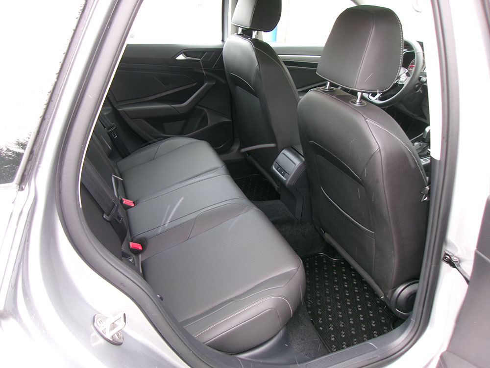 
								VOLKSWAGEN JETTA SE full									