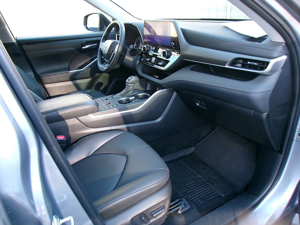 
								TOYOTA HIGHLANDER XLE full									