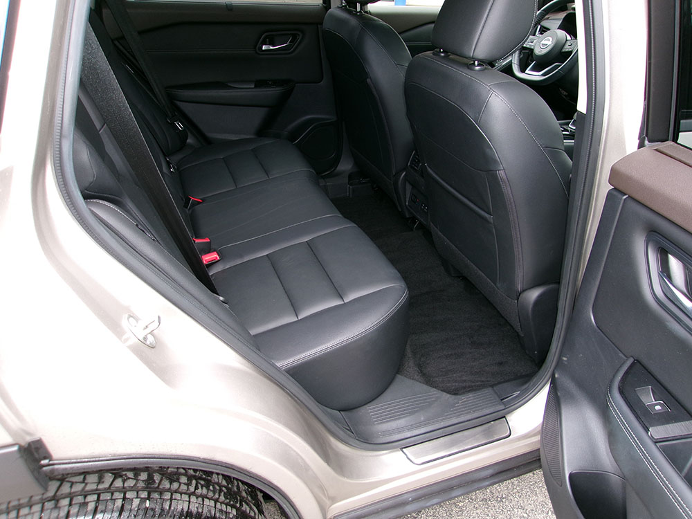 
								NISSAN ROGUE SL full									