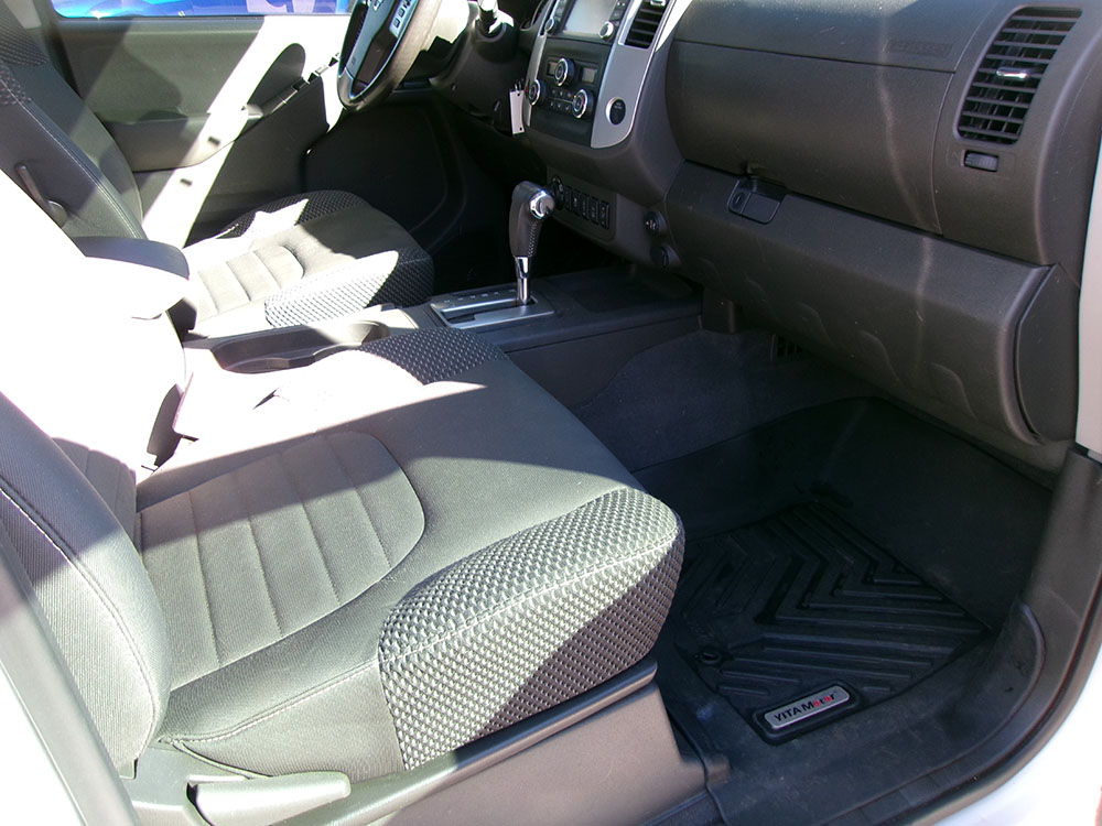 
								NISSAN FRONTIER S CREW CAB full									