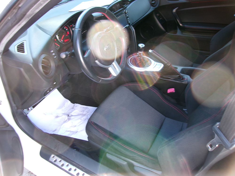 
								SUBARU BRZ PREMIUM full									