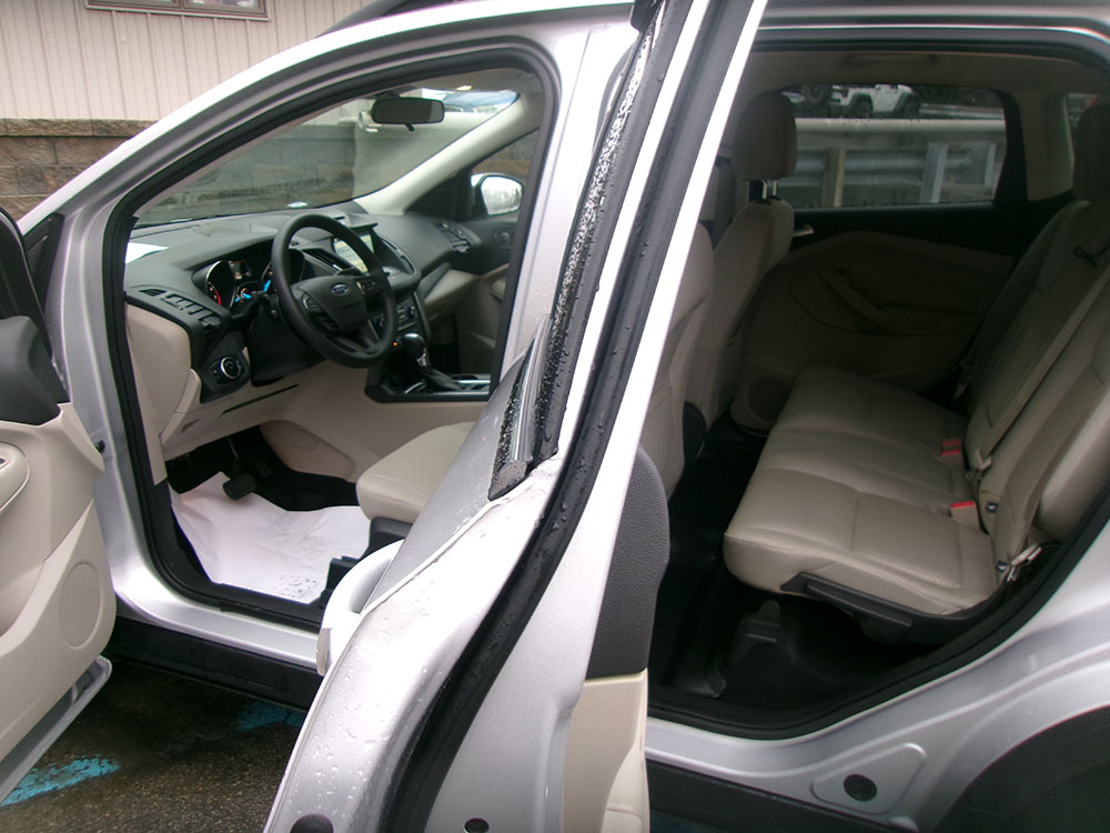 
								FORD ESCAPE SE full									