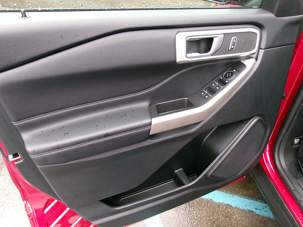 
								FORD EXPLORER XLT full									