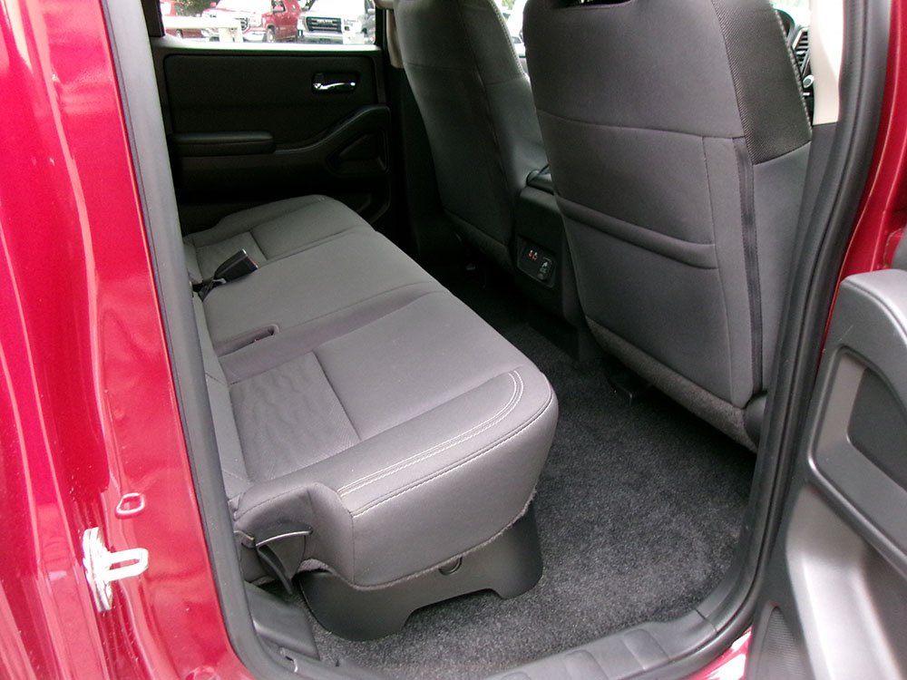 
								NISSAN FRONTIER SV LONG BED CREW CAB full									