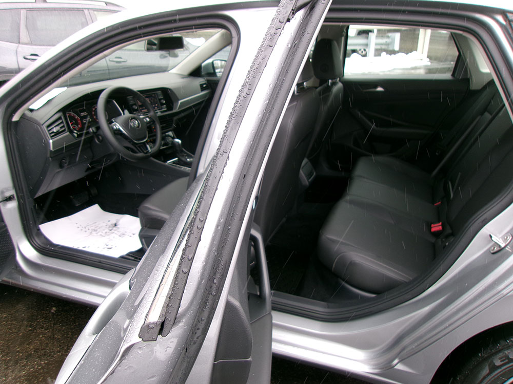 
								VOLKSWAGEN JETTA SE full									